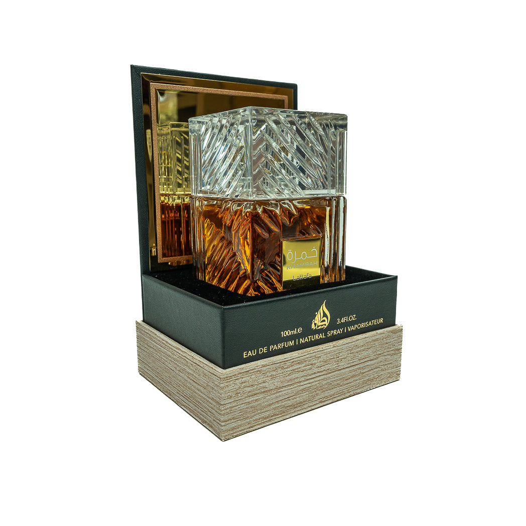 Indulge in the luxurious Lattafa Khamrah EDP Spray. This aromatic and spicy unisex fragrance comes in a 100ml bottle.